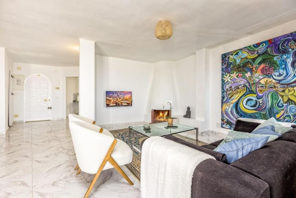 Apartment 103-penthouse Apartment, Stunning Views, *